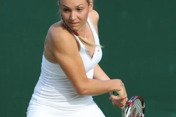 Donna Vekic vs. Sachia Vickery: Analyzing the Favoritism in Charleston Showdown