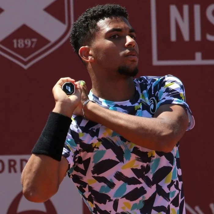 Arthur Fils Favored to Overcome Brandon Nakashima on Barcelona Clay