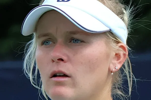 Peyton Stearns vs. Mccartney Kessler: Analyzing the Favoritism in Tennis Showdown