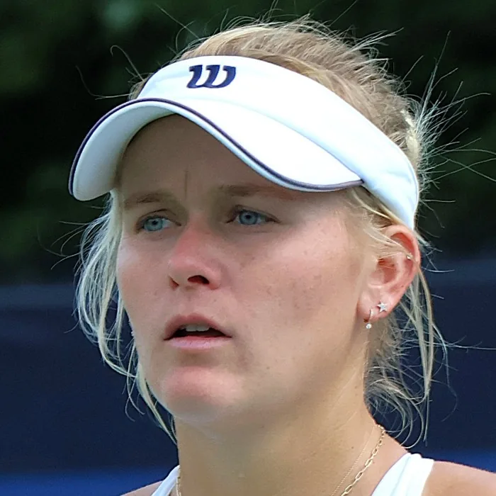 Peyton Stearns vs. Mccartney Kessler: Analyzing the Favoritism in Tennis Showdown